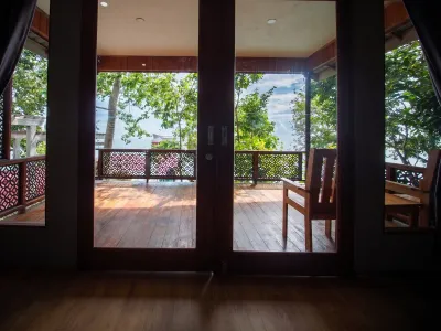 Seaview chalet balcony seating