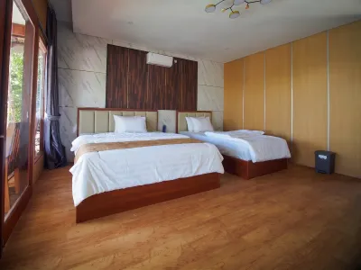 Seaview chalet family layout